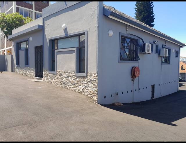 683M² OFFICE FOR SALE IN WINDERMERE